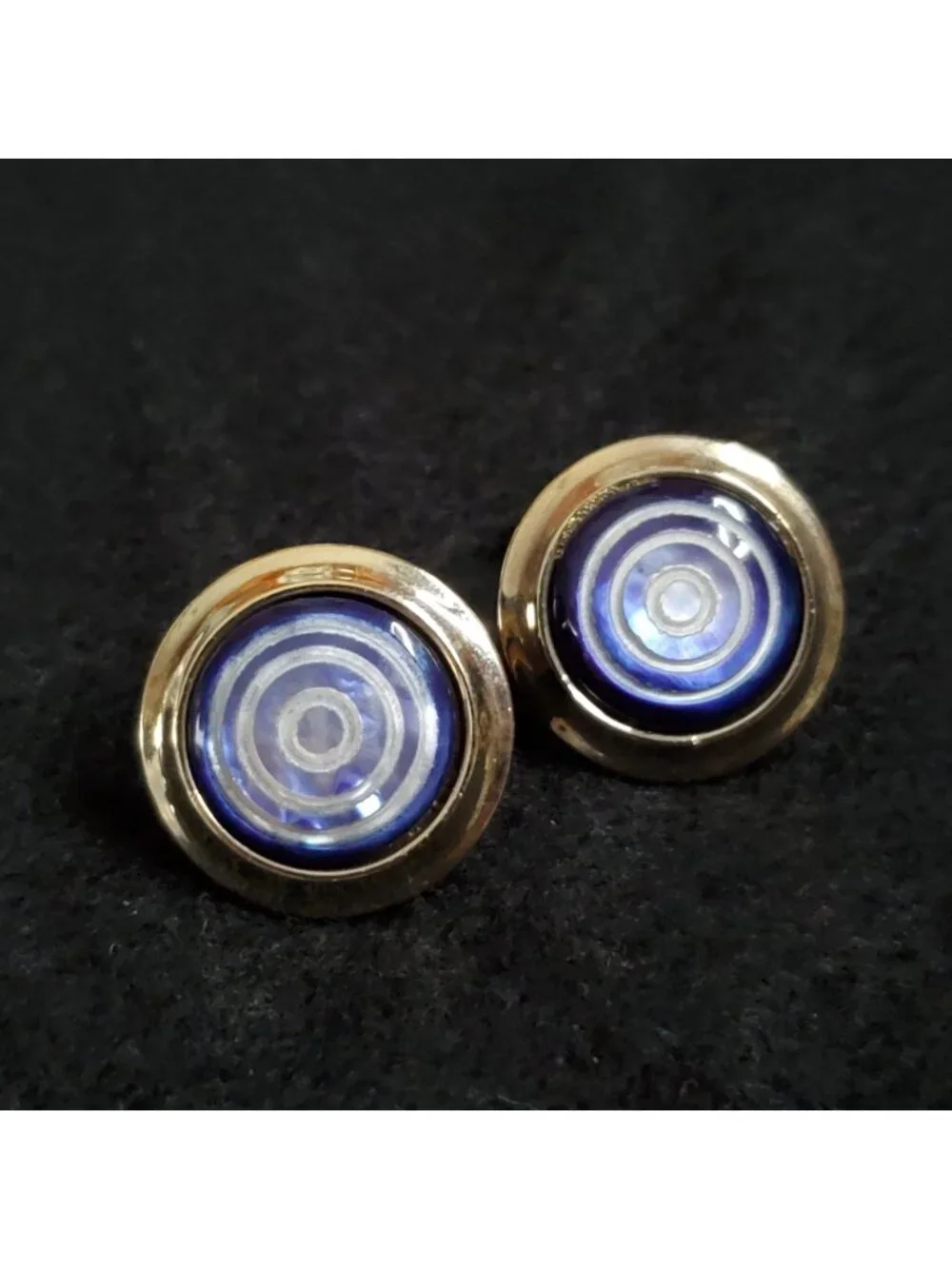 Vintage Mother Of Pearl Cufflinks Dyed Blue Carved Bullseye Gold Tone 7/8